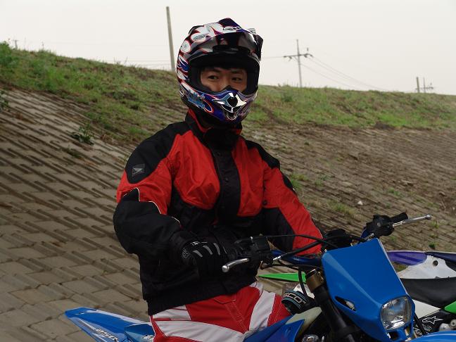 남지 모토크로스 경기장에 TM Tacing EN250 을 테스트 주행겸 달리는 모습을 동호회 회원분이 촬영해준 자료입니다